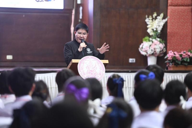 รมว.พม. เป็นประธาน�