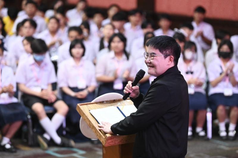 รมว.พม. เป็นประธาน�