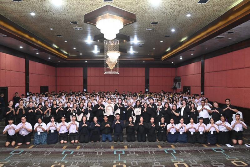 รมว.พม. เป็นประธาน�