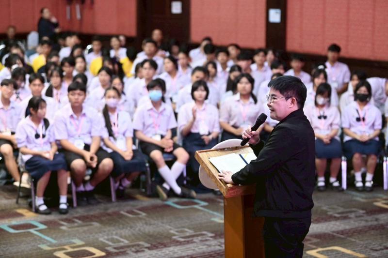 "อัครา" หนุน "พ
