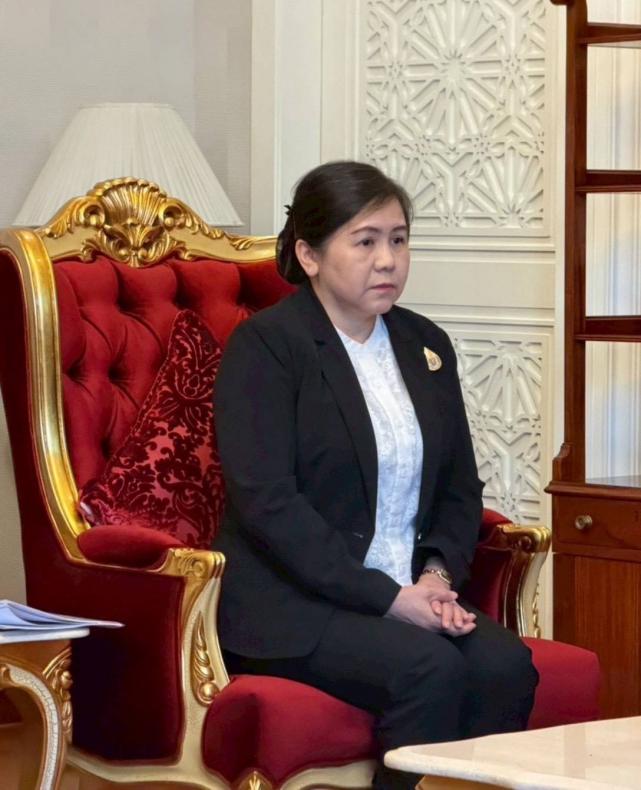 นางศิริลักษณ์ มีม�
