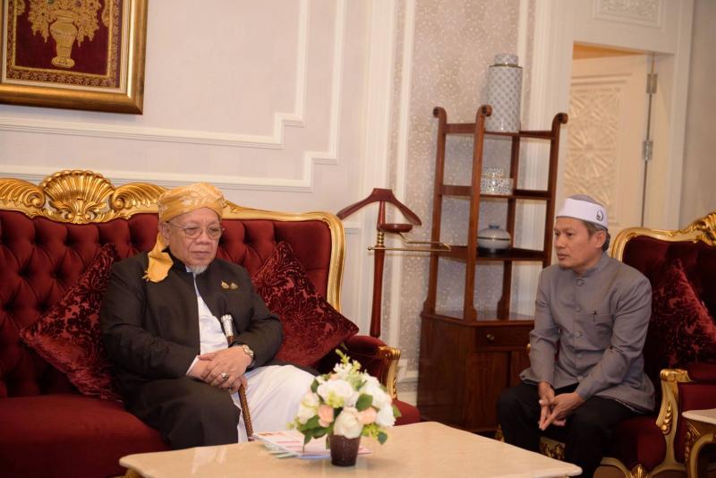 นางศิริลักษณ์ มีม�