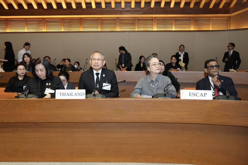 พม. จับมือ ESCAP จัดเว�
