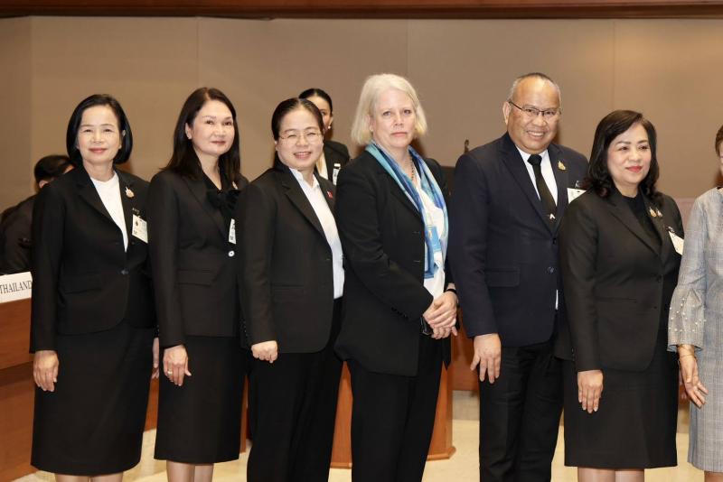 พม. จับมือ ESCAP จัดเว�