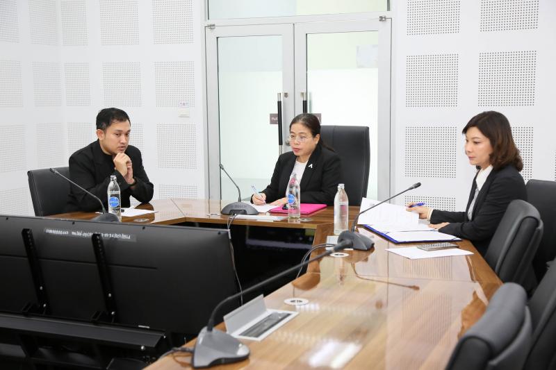 นางเตือนใจ คงสมบั�