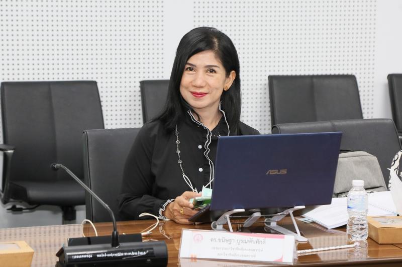 นางศิริลักษณ์ มีม�