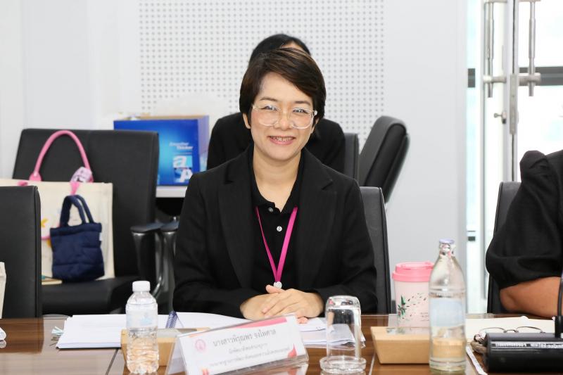 นางศิริลักษณ์ มีม�