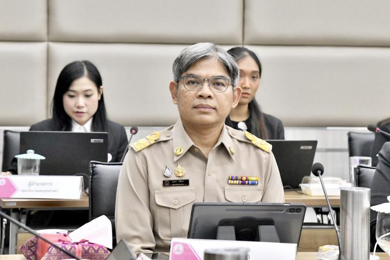 ปลัด พม. เป็นประธา�