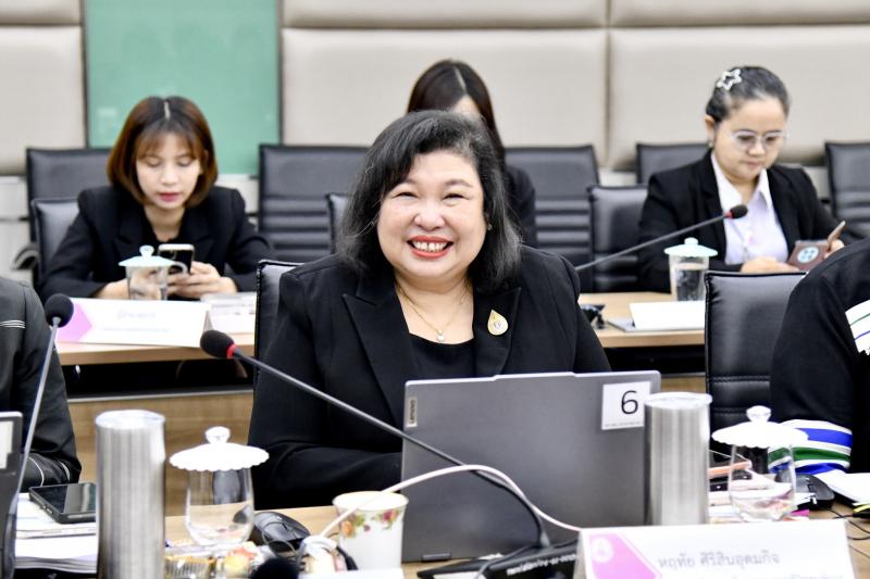 ปลัด พม. เป็นประธา�