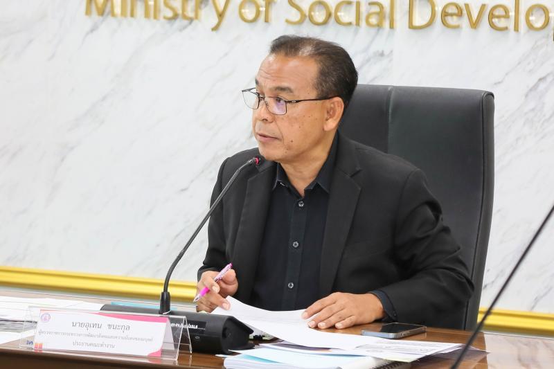 นายอุเทน ชนะกุล ผู