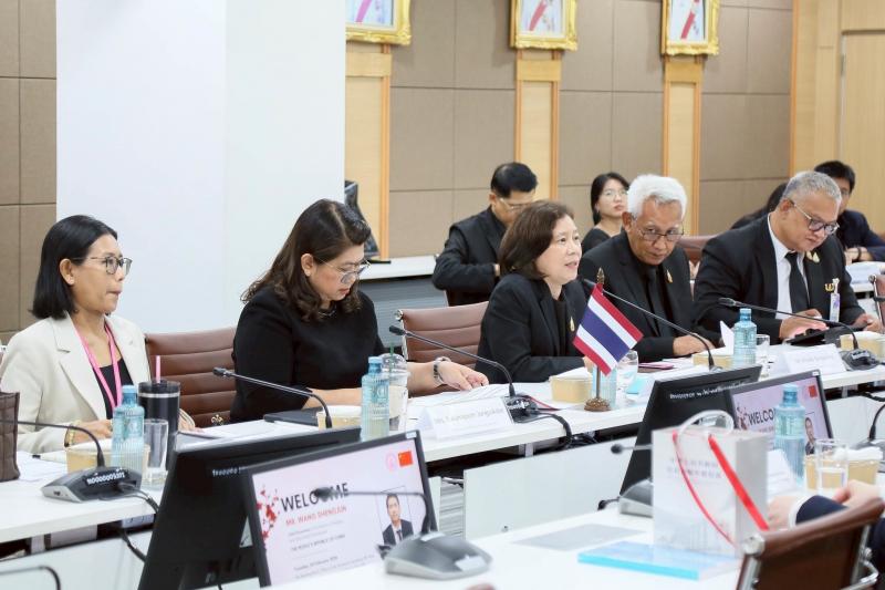 นางสาวสุนีย์ ศรีส�