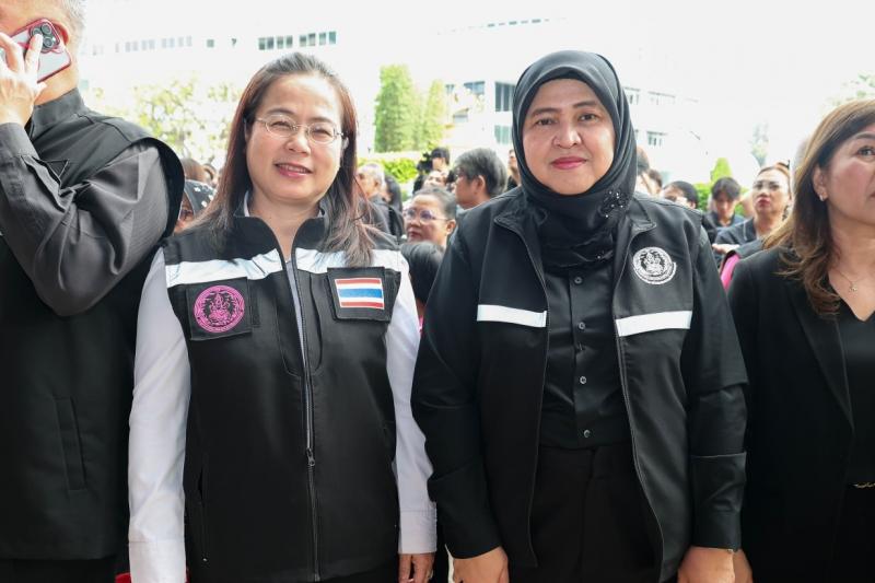 นายกองตรี ดร.ธนกฤต