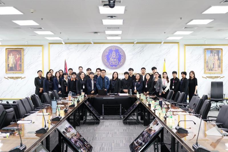 นางเตือนใจ คงสมบั�