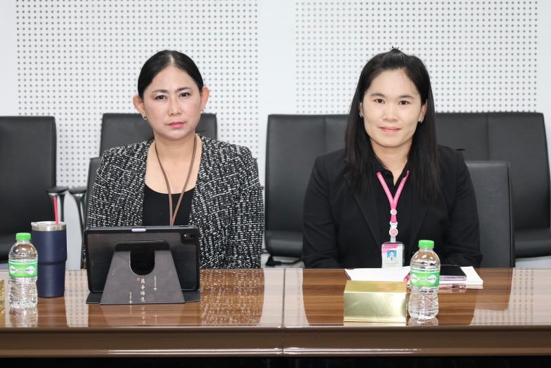 นางเตือนใจ คงสมบั�