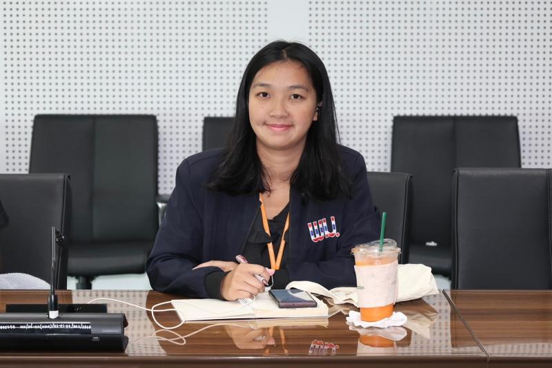 นางเตือนใจ คงสมบั�