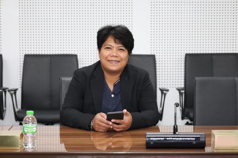 นางเตือนใจ คงสมบั�