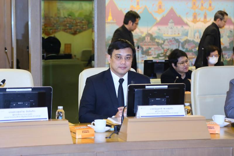 นางเตือนใจ คงสมบั�