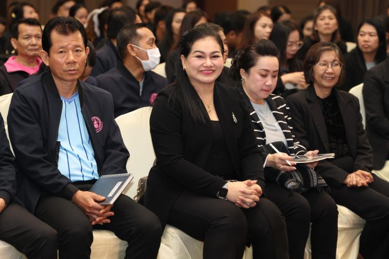 ปลัด พม. เป็นประธา�