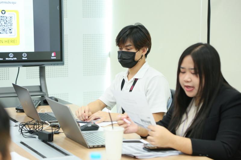 นางศิริลักษณ์ มีม�