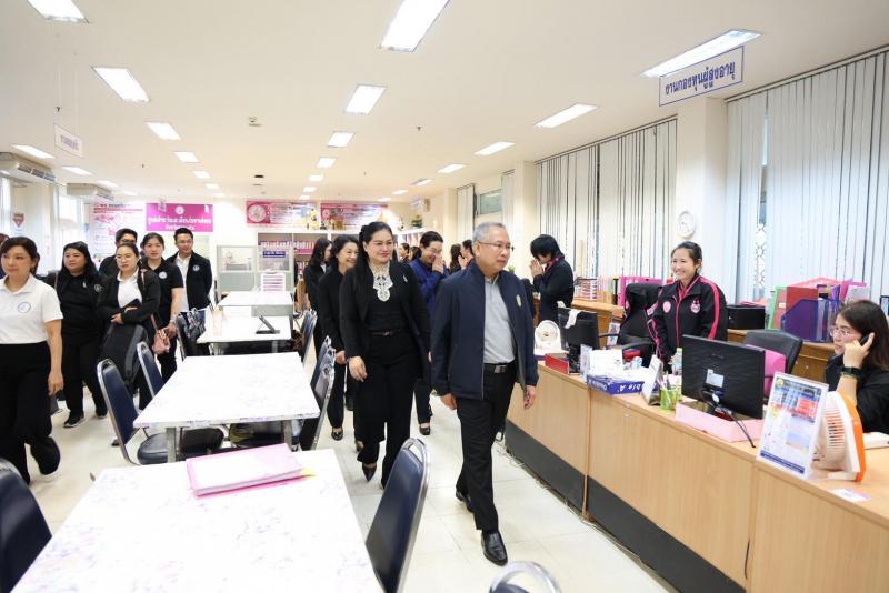 ปลัด พม. ลงพื้นที่�