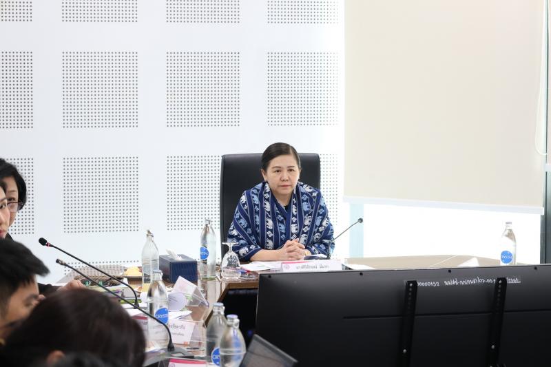 นางศิริลักษณ์ มีม�