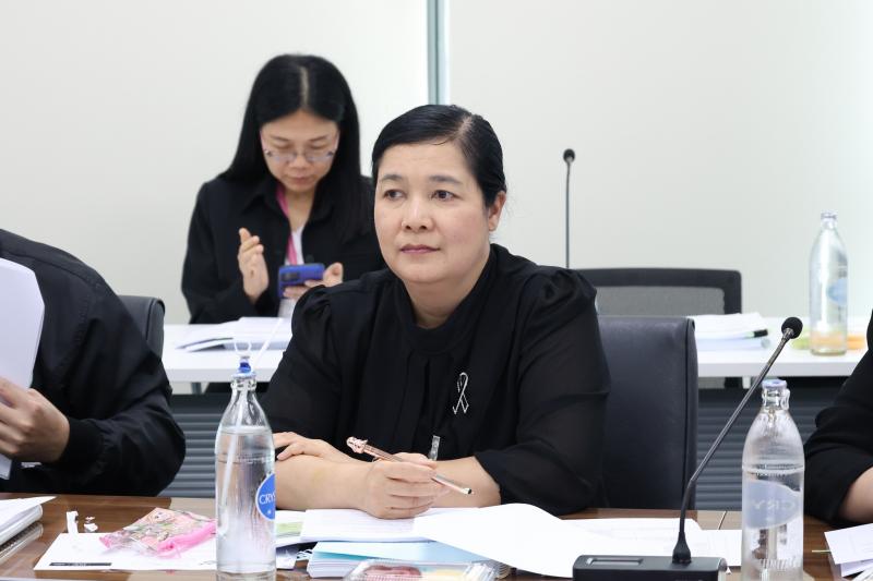 นางศิริลักษณ์ มีม�