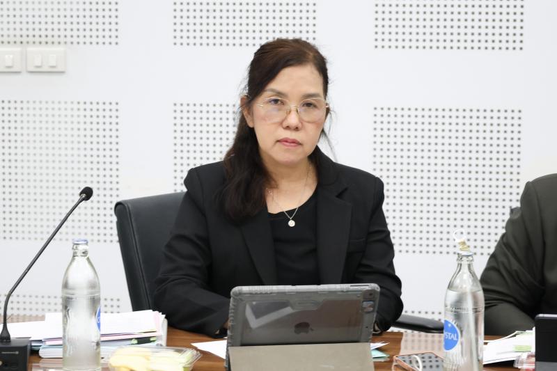 นางศิริลักษณ์ มีม�