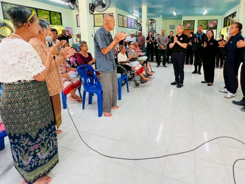 ปลัด พม. ลงพื้นที่�