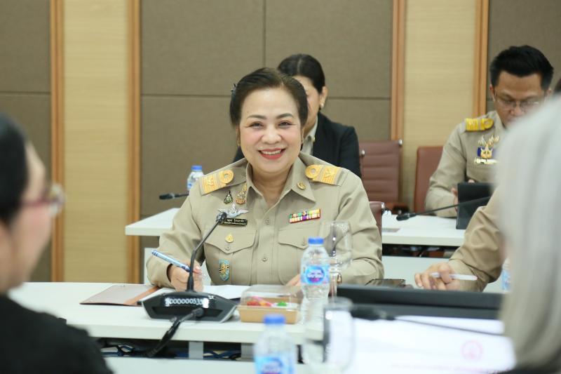 ปลัด พม. เป็นประธา�