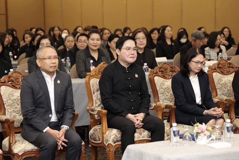 รมว.พม. เป็นประธาน�