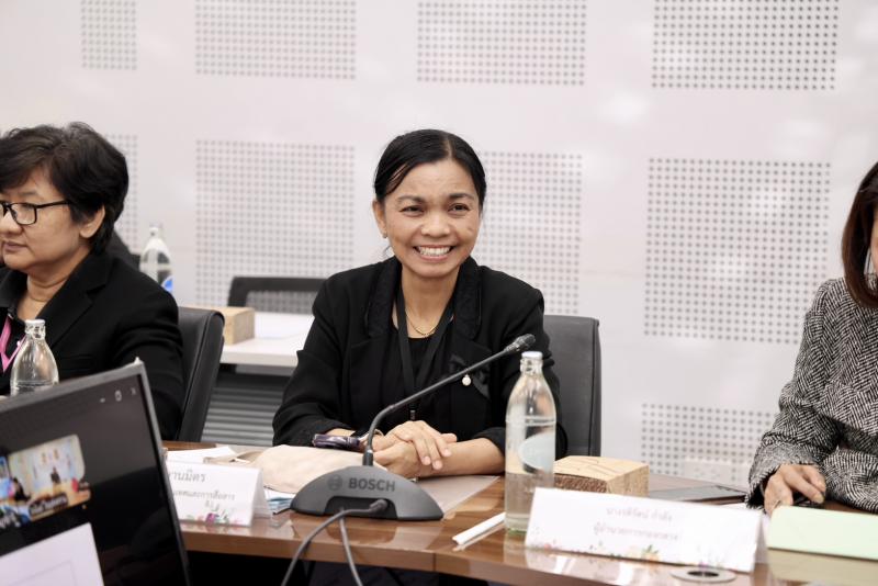 กระทวง พม. ร่วมกับ�