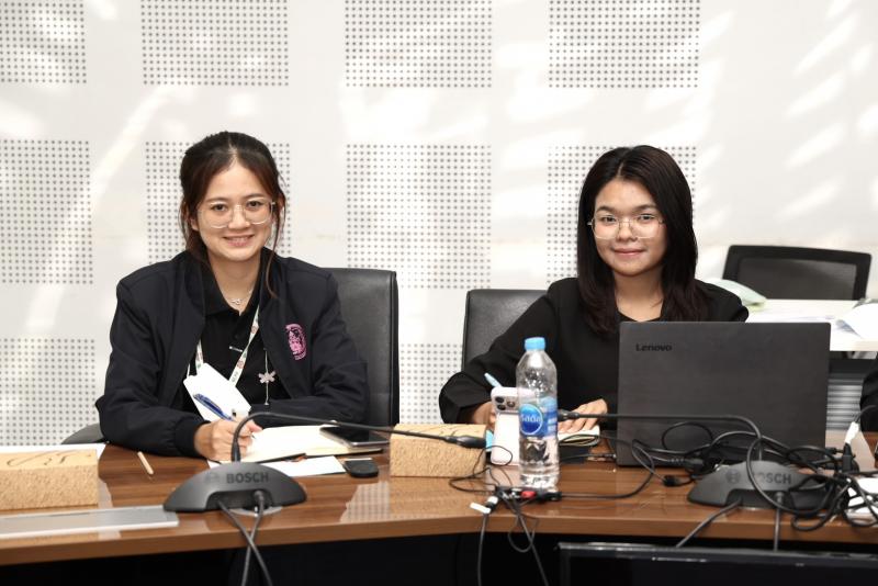 กระทวง พม. ร่วมกับ�