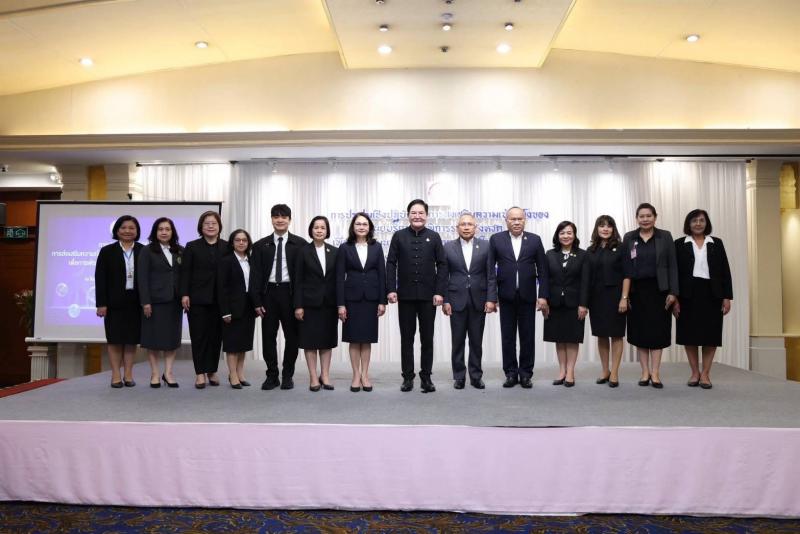 "อัครา" ชู "พม.�