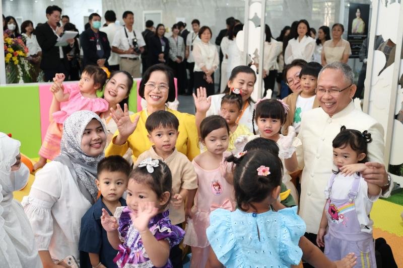 ปลัด พม. เป็นประธา�
