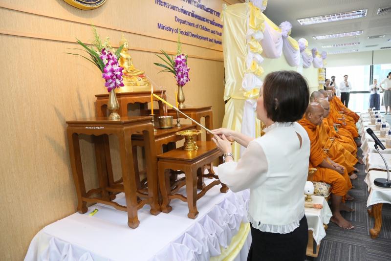 นางสาวสุนีย์ ศรีส�