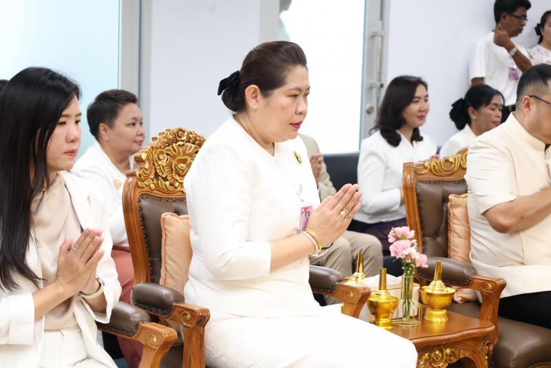 ปลัด พม. เป็นประธา�