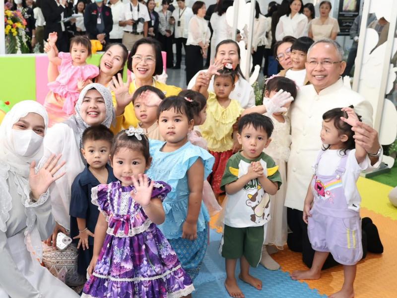 พม. จัดงาน ครบรอบ 11 �