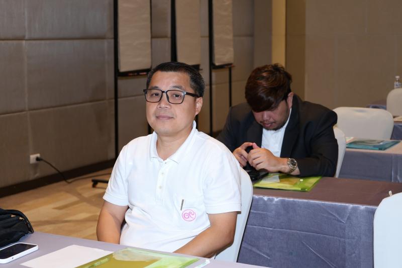 นางเตือนใจ คงสมบั�