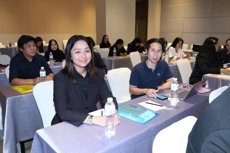 นางเตือนใจ คงสมบั�