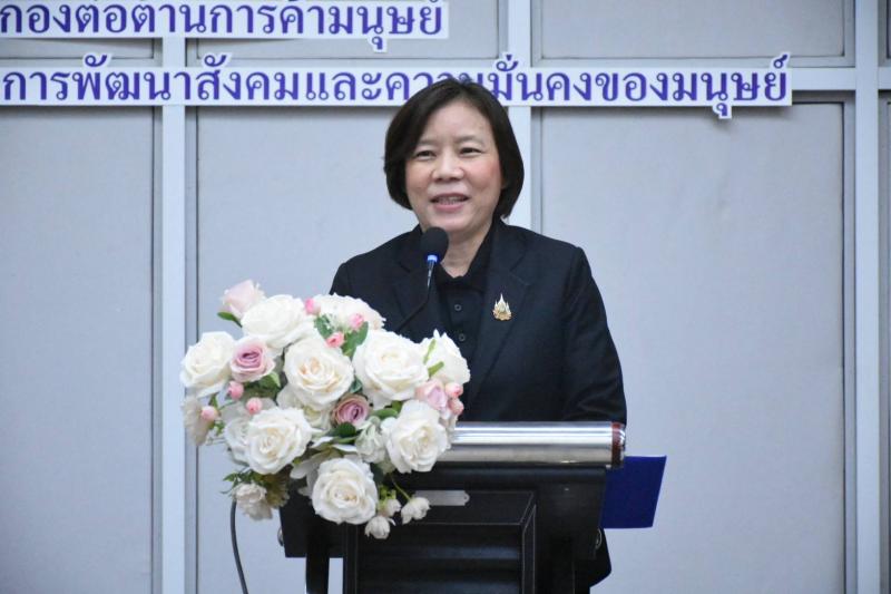 นางสาวสุนีย์ ศรีส�