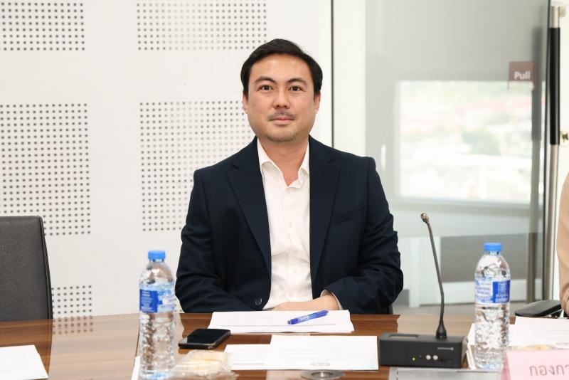 นางเตือนใจ คงสมบั�