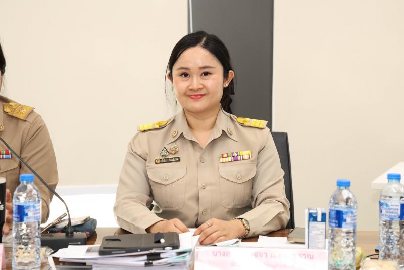 นางเตือนใจ คงสมบั�