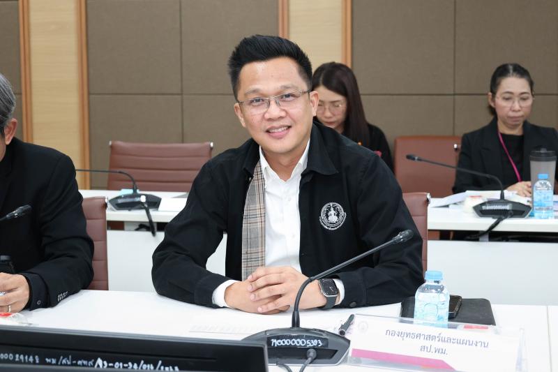 นางเตือนใจ คงสมบั�
