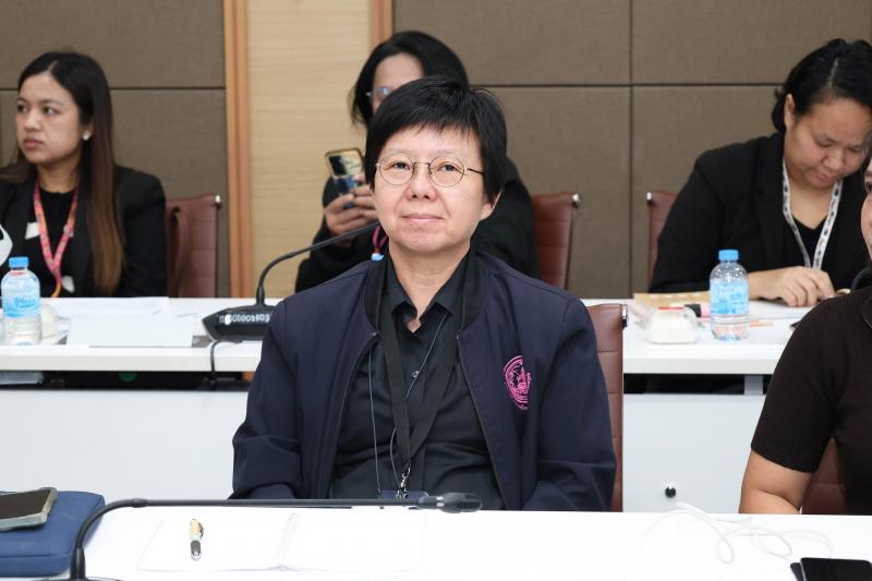 นางเตือนใจ คงสมบั�