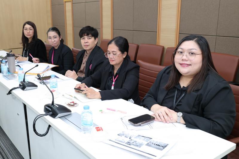 นางเตือนใจ คงสมบั�