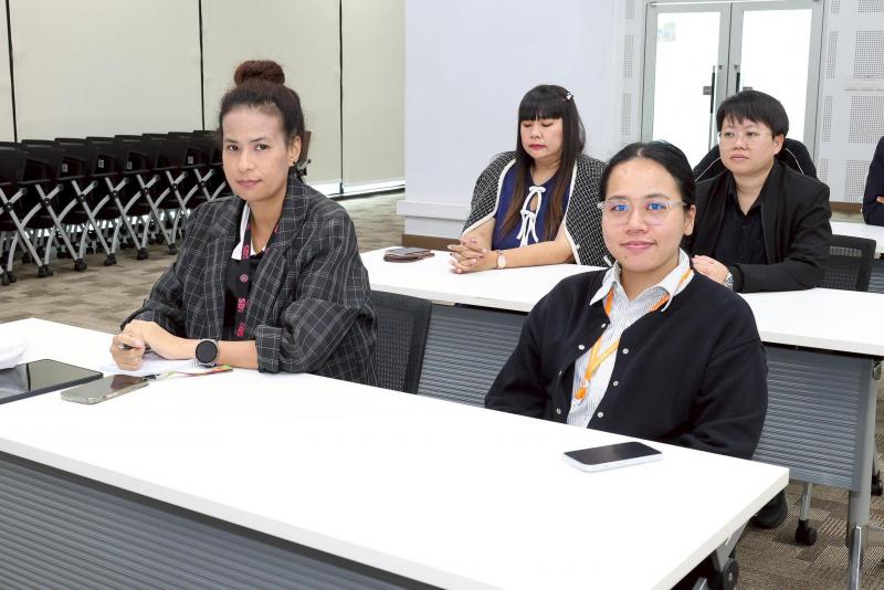 นางสาวชวนชม จันทะ�
