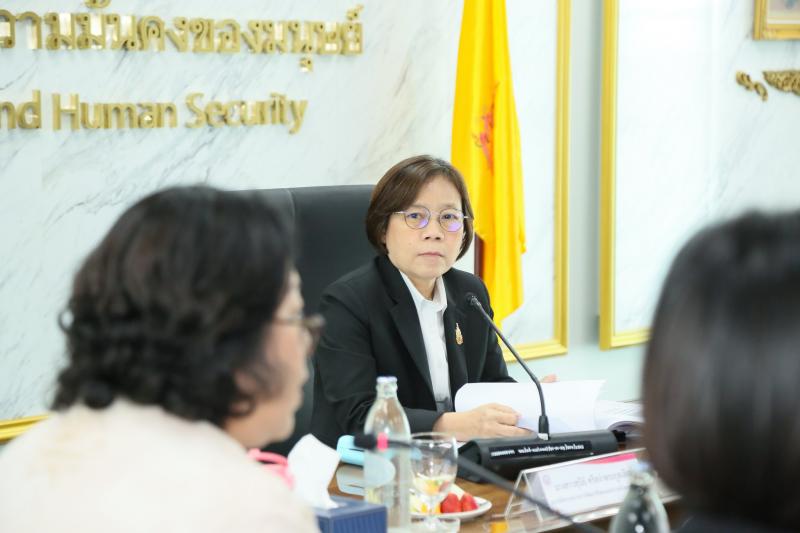 นางสาวสุนีย์ ศรีส�