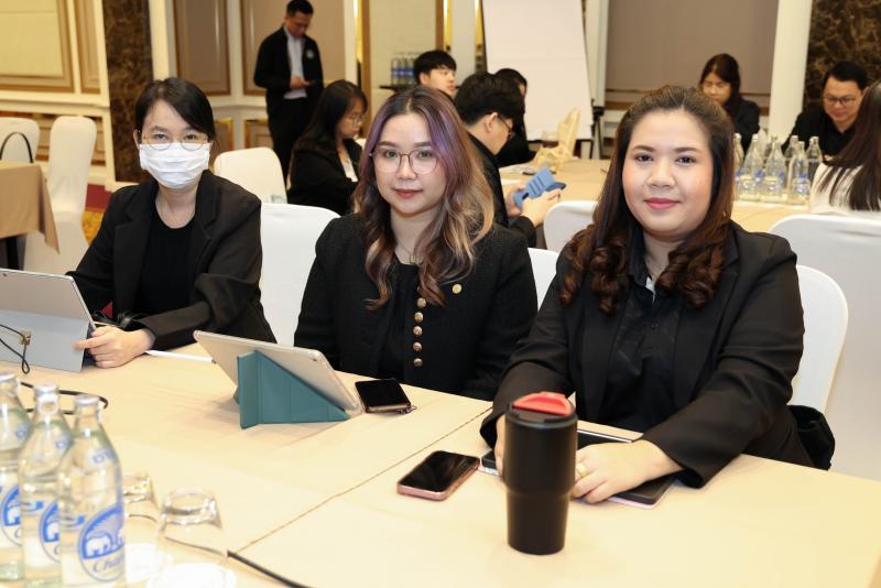 นางเตือนใจ คงสมบั�