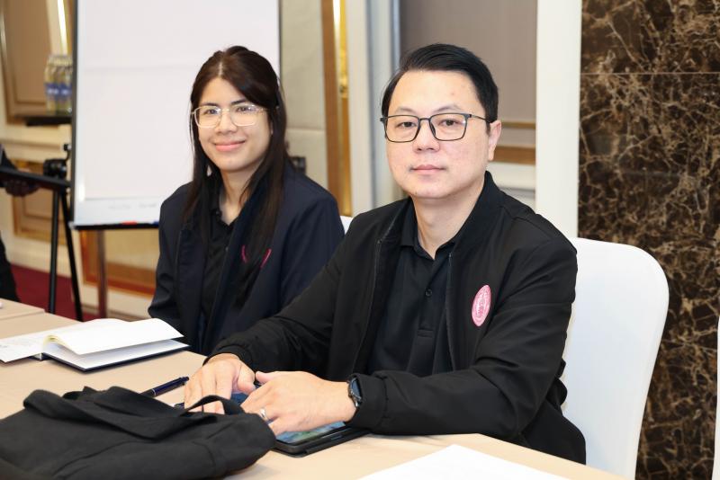 นางเตือนใจ คงสมบั�