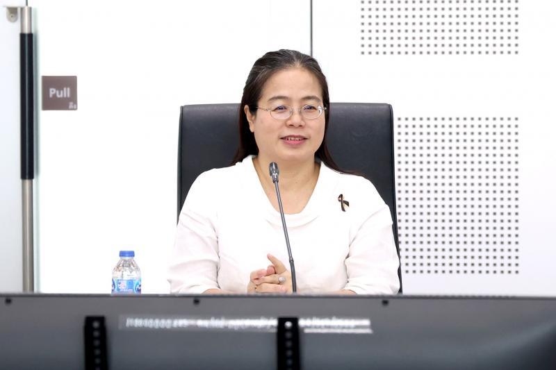 นางเตือนใจ คงสมบั�